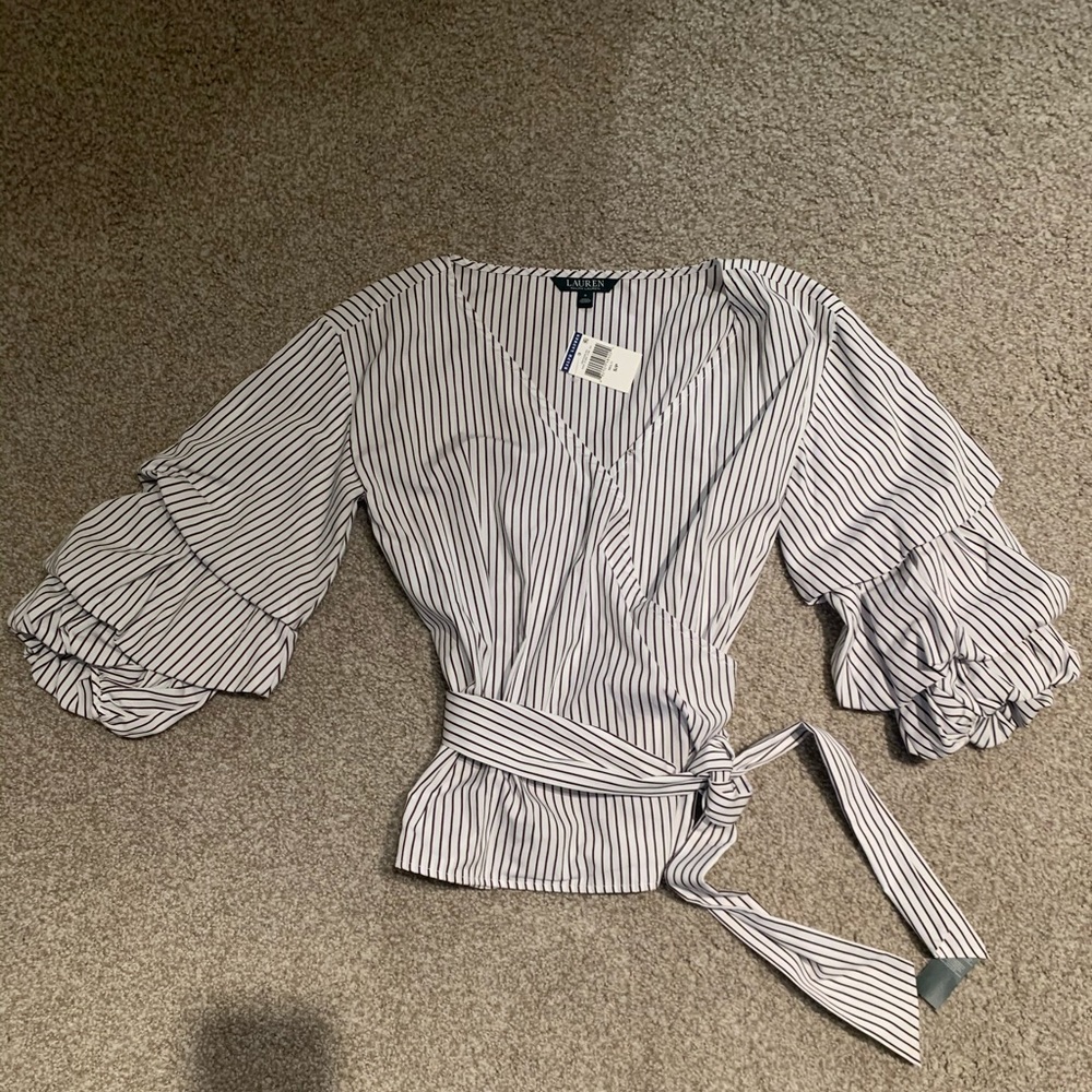 NWT! Women’s blouse with statement sleeves